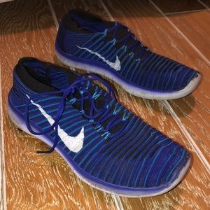 Nike Women’s Free Run Flyknit Sneakers